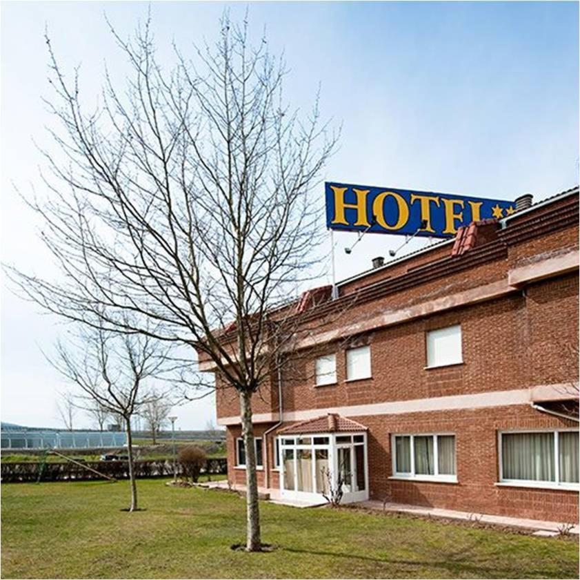 Hotel Area Serrano Buniel Zewnętrze zdjęcie